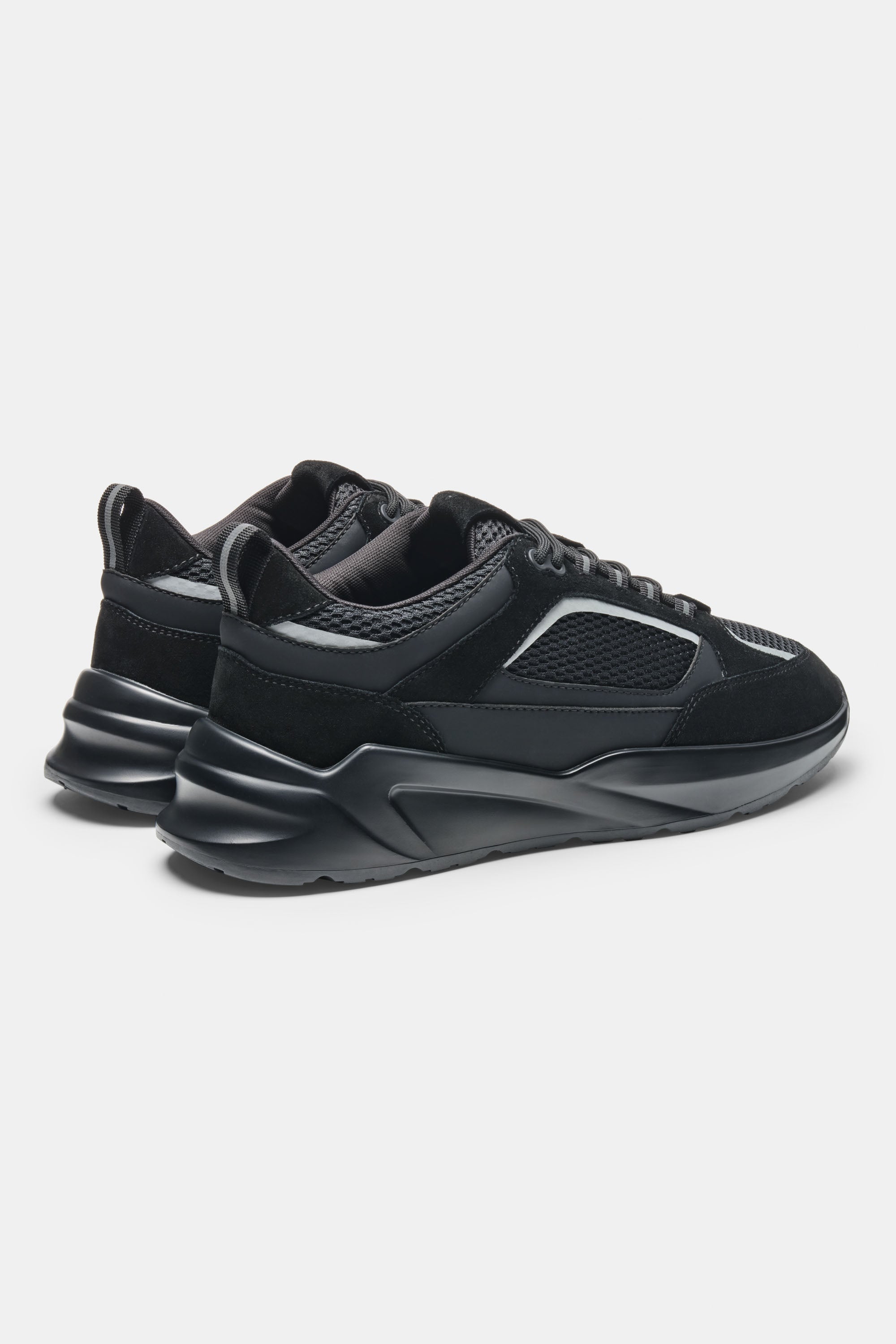 THE AREZZO RUNNER