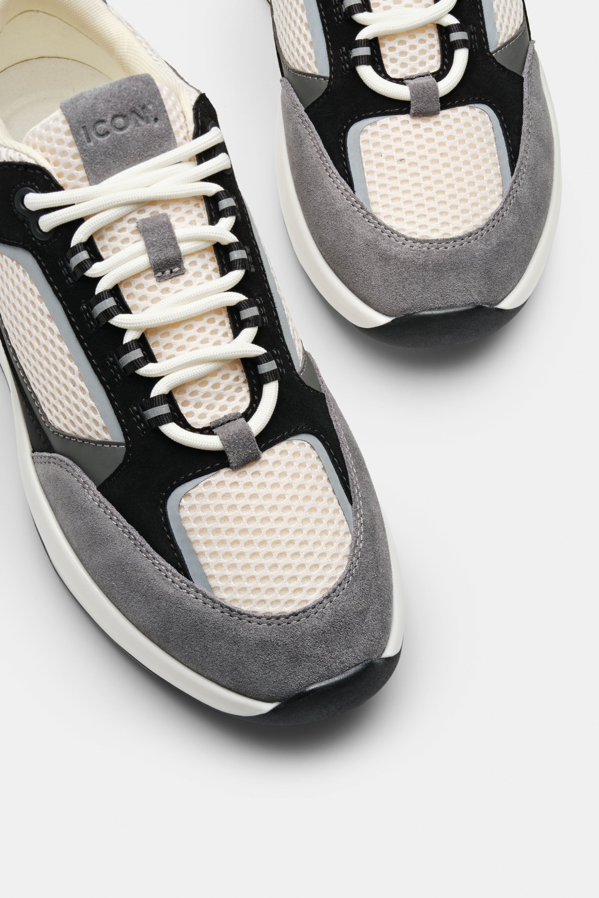 THE AREZZO RUNNER