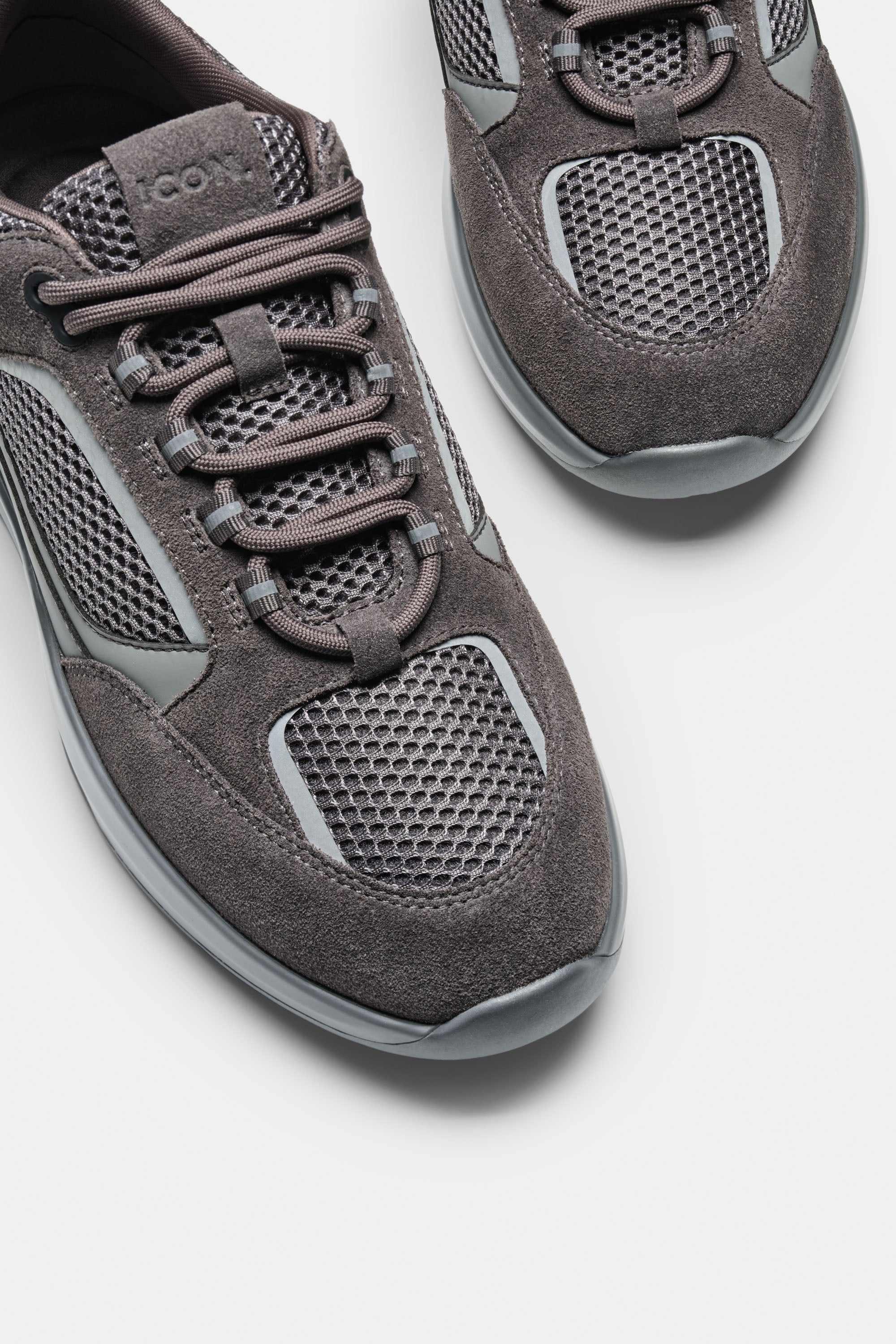 THE AREZZO RUNNER