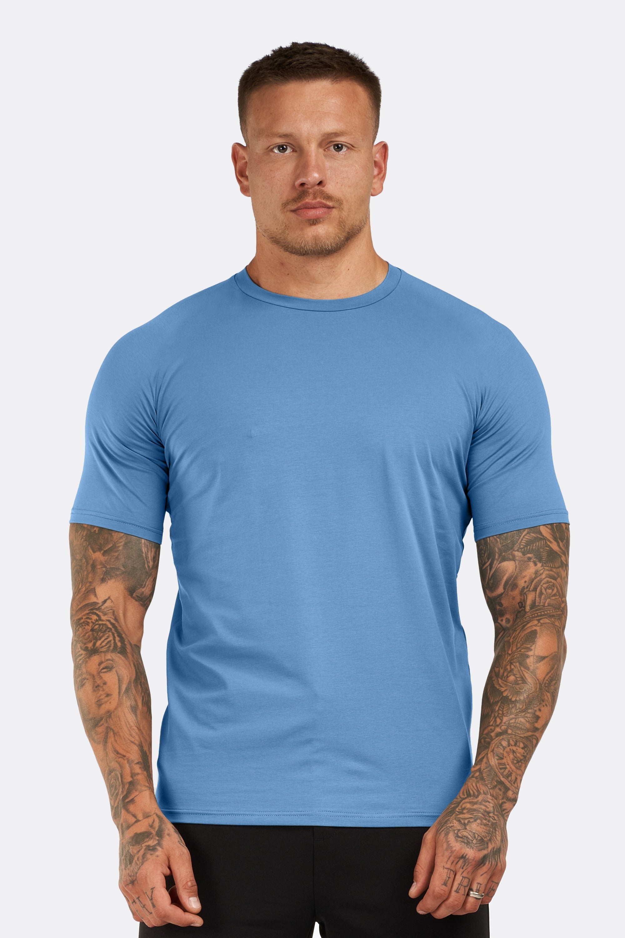 THE ESSENTIAL T-SHIRT