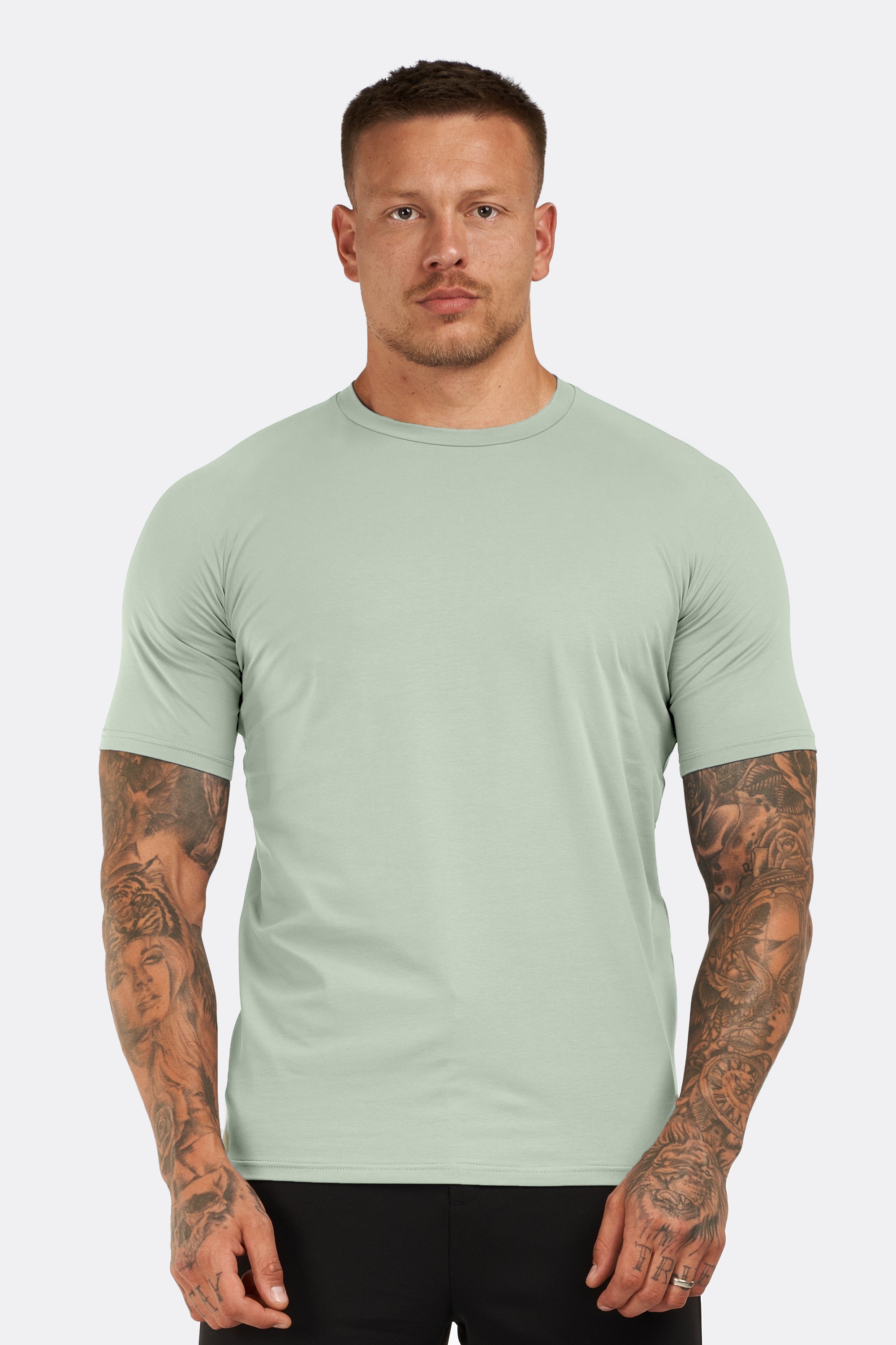 THE ESSENTIAL T-SHIRT