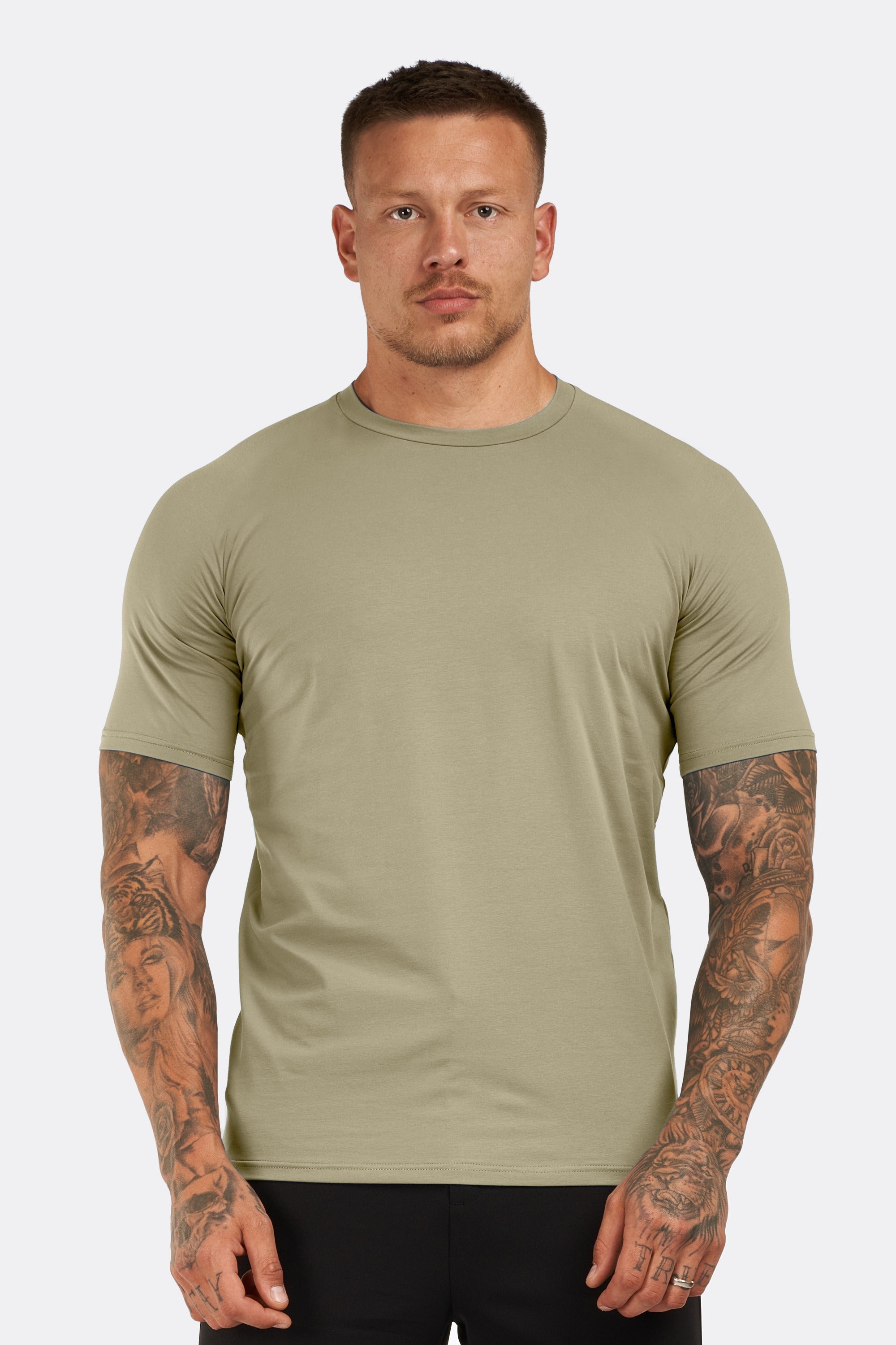 THE ESSENTIAL T-SHIRT