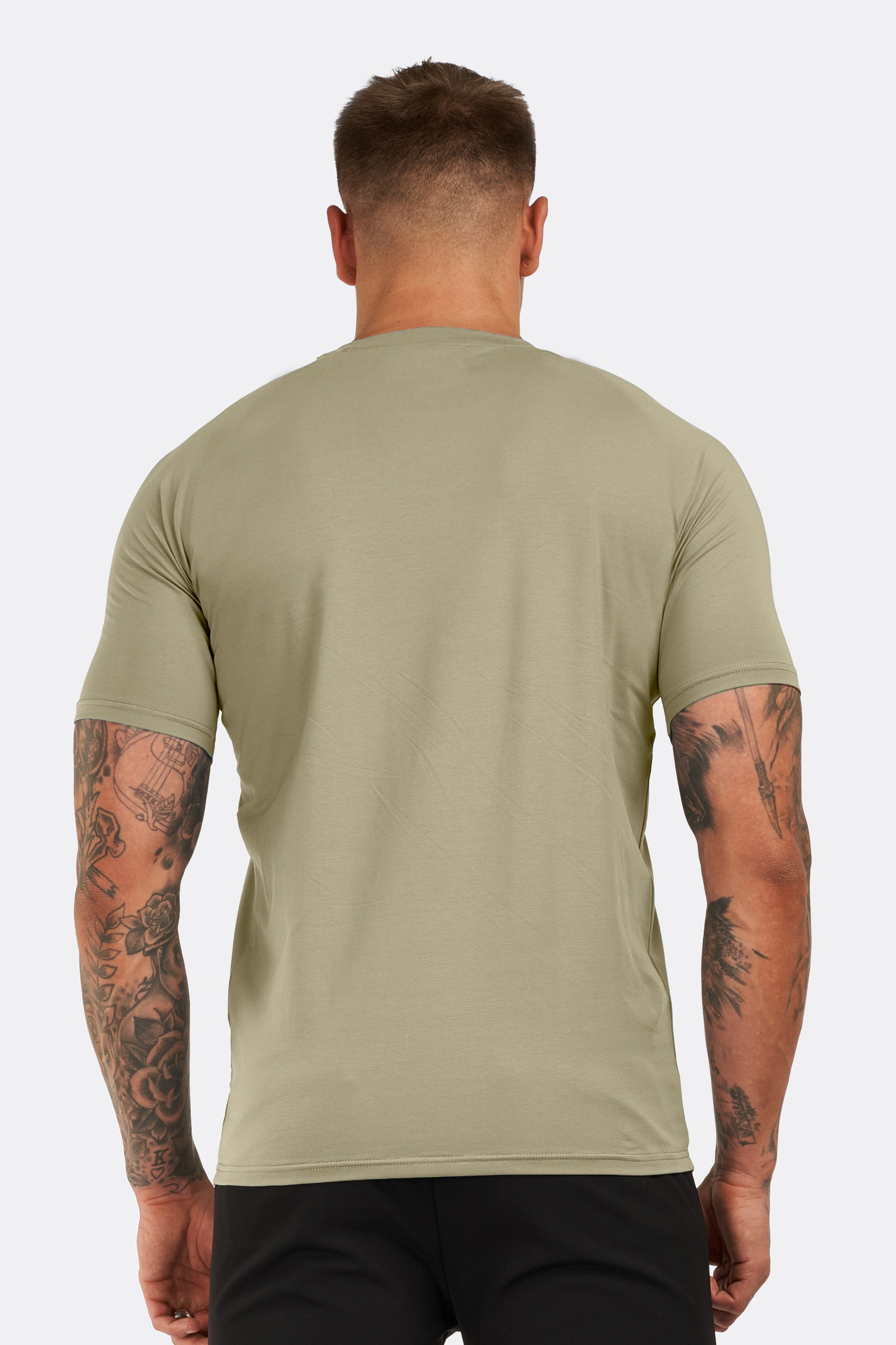 THE ESSENTIAL T-SHIRT