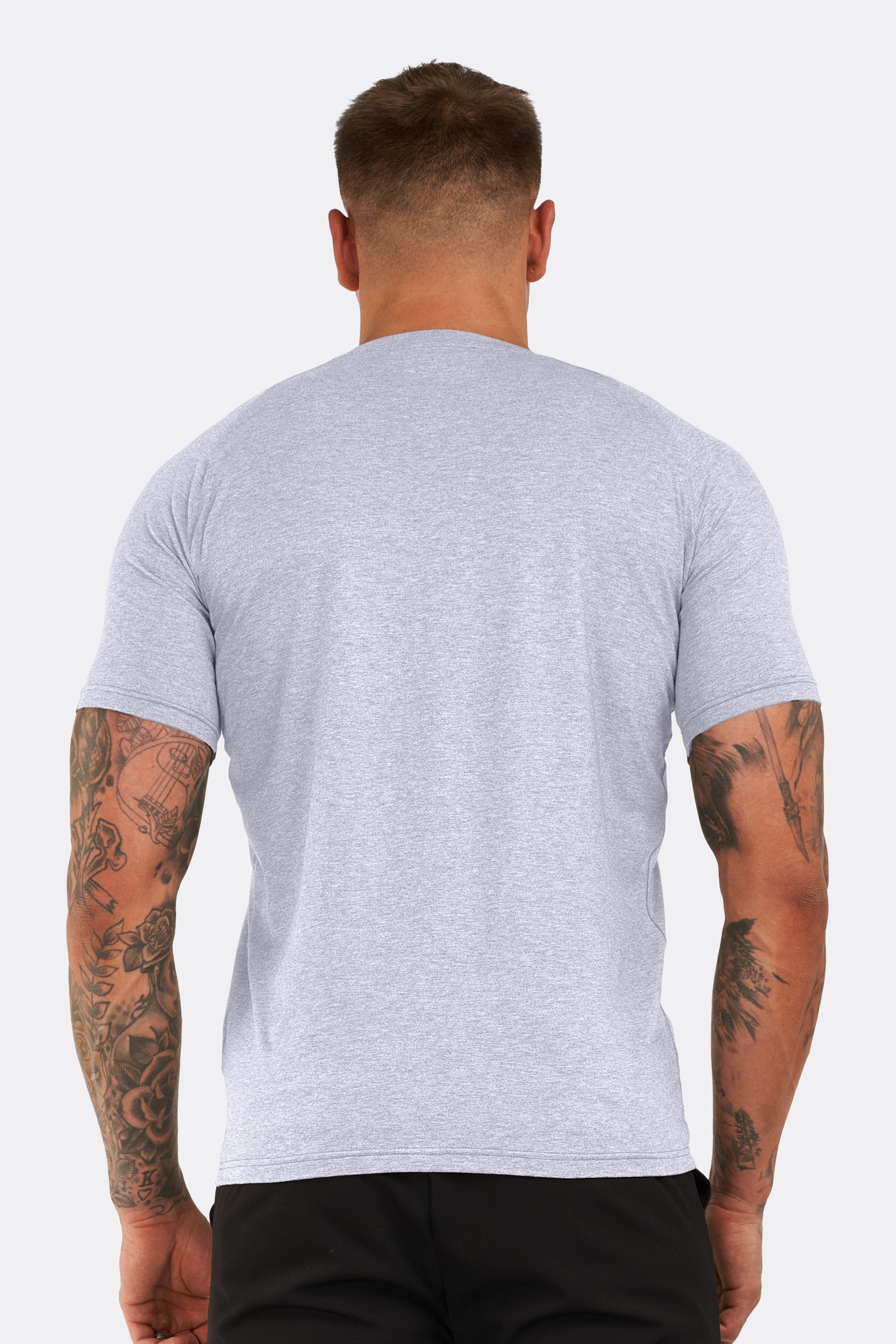 THE ESSENTIAL T-SHIRT